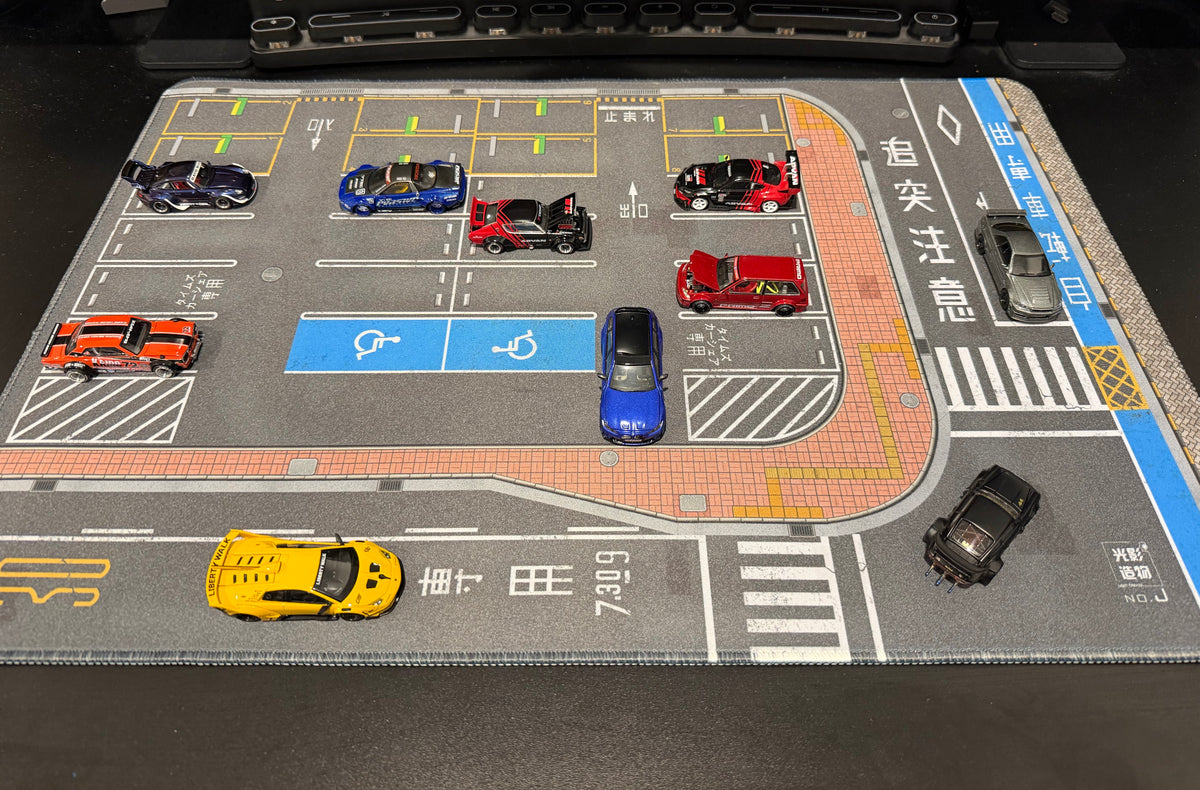 1:64 Diecast Parking Lot Diorama Mat – Car Park Mouse Pad